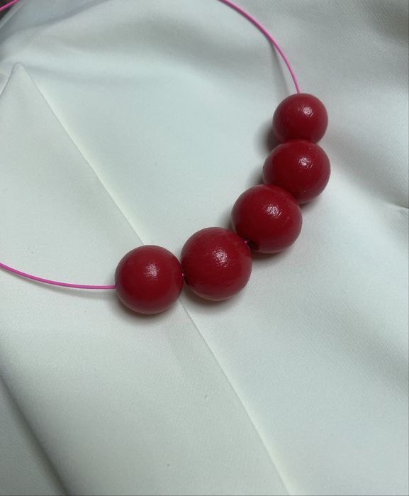 Colier cu margele de lemn pictate manual