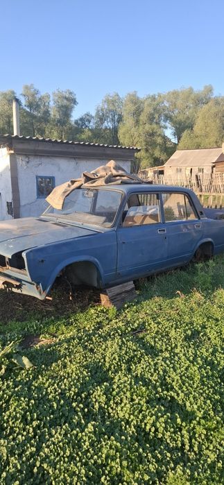 Продам 2 машины ВАЗ 2107