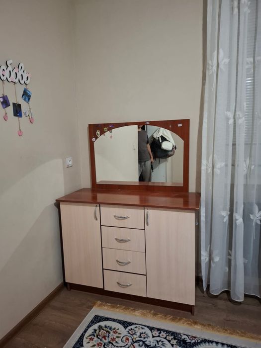 Комод с зеркалом, б/у, самовывоз