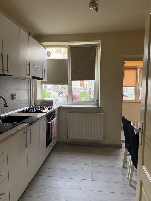 Inchiriez apartament 3 camere