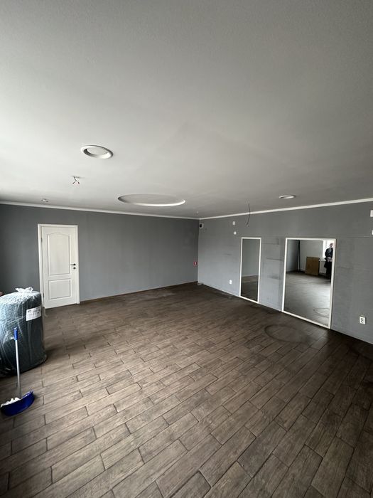 Inchiriez spatiu comercial  100 m2