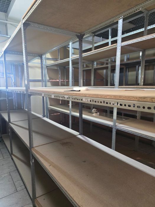 Продам стеллажи, полки