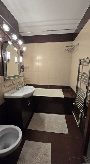 Apartament de inchiriat cu 4 camere decomandat 3/4, CT/AC, Rovine