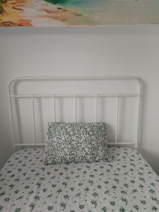 Cadru pat alb, 140/200 cm, cu somiere