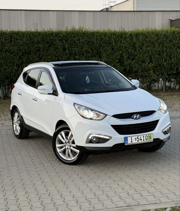 * Vând Hyundai IX35 * 2.0 diessel * 4x4 * FULL * Euro 5 * Panoramic * Xenon * Led * Navi * 184 CP *