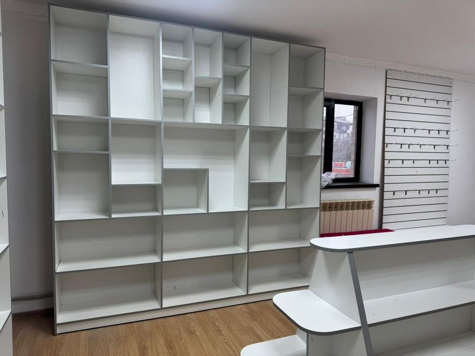 Магазинге полкалар