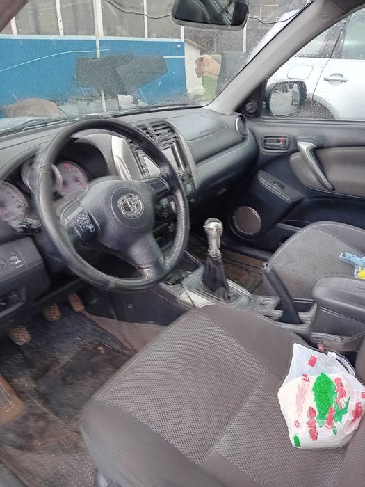 Vand toyota RAV 4 an 2005