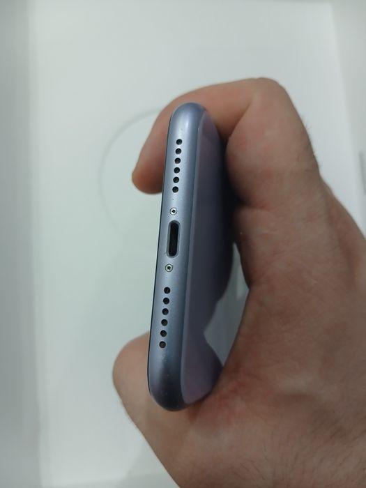 iPhone 11 mov 64 GB