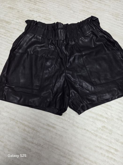 Lot pantaloni scurți  si salopeta pantaloni scurti