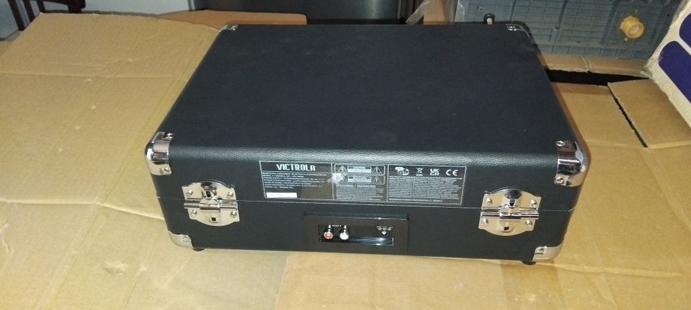 Нов грамофон Victrola VSC-550BT с Bluetooth и вградени говорители