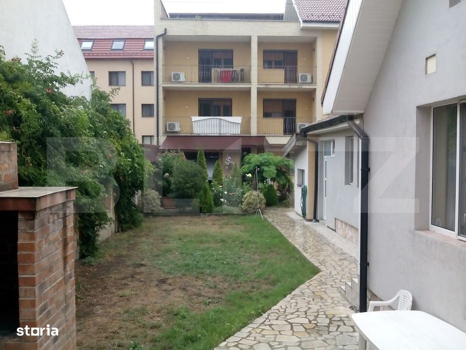 Casa de vanzare, 10 camere, 611 mp + teren de 440 mp - Oradea
