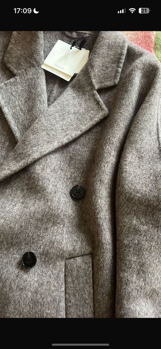 Продается пальто бежево серый
