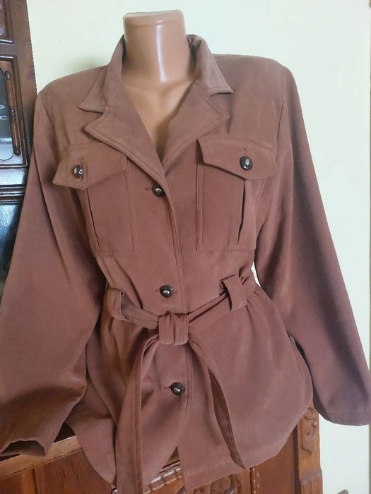 Jacheta  noua, cafenie, model sport elegant foarte chic, tip army