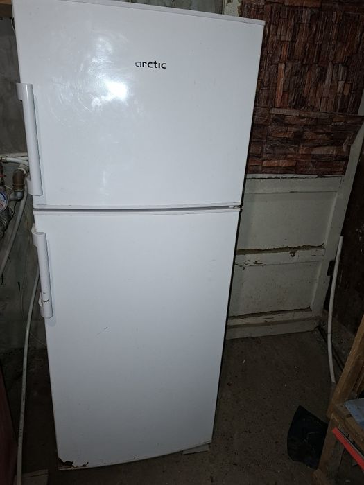 Vând frigider in stare buna