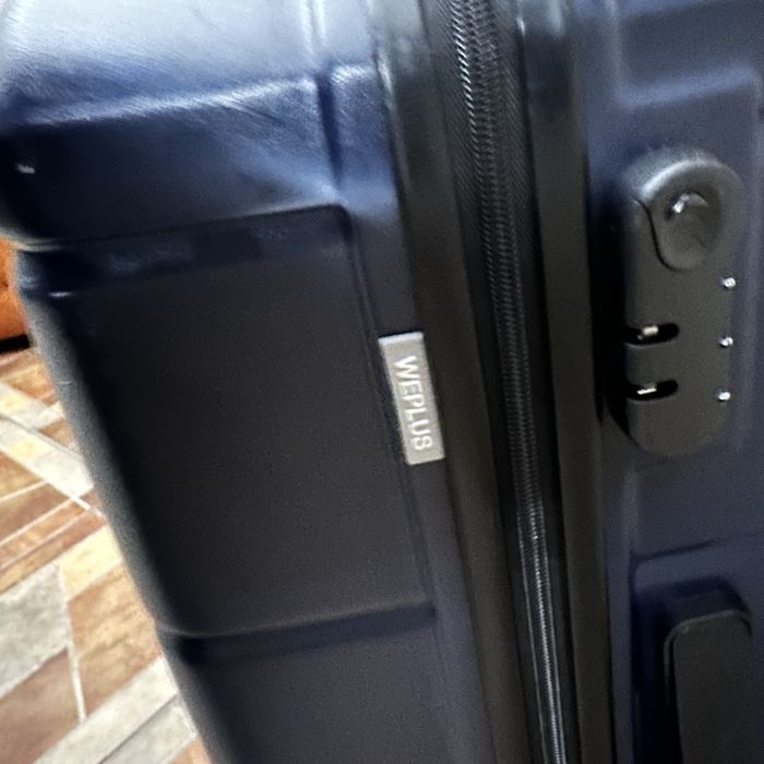 Чемодан (Размер М)