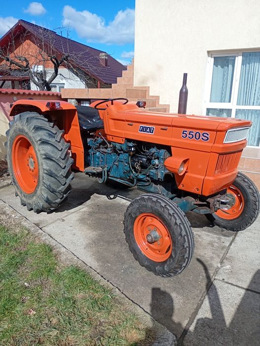 Tractor fiat 550