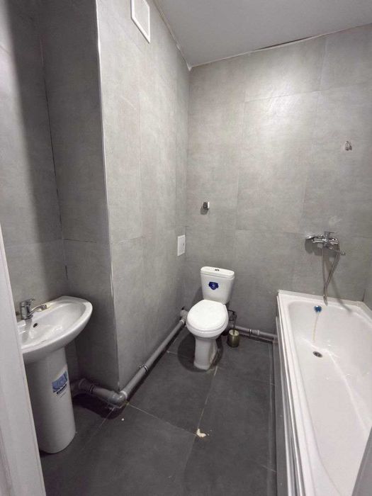 Ассалом сохил 1 комнатная 9 этаж . 16 Ти этажного дома