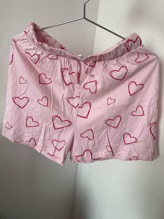 Дамска пижама на сърца