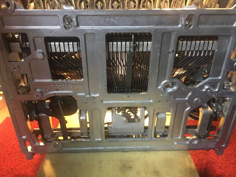 Masina de scris Olympia SF De Lux