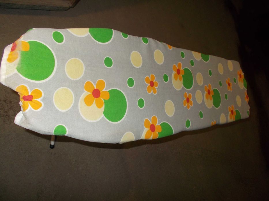 Дъскаи за гладене със стойка,сгъваеми ,2 броя