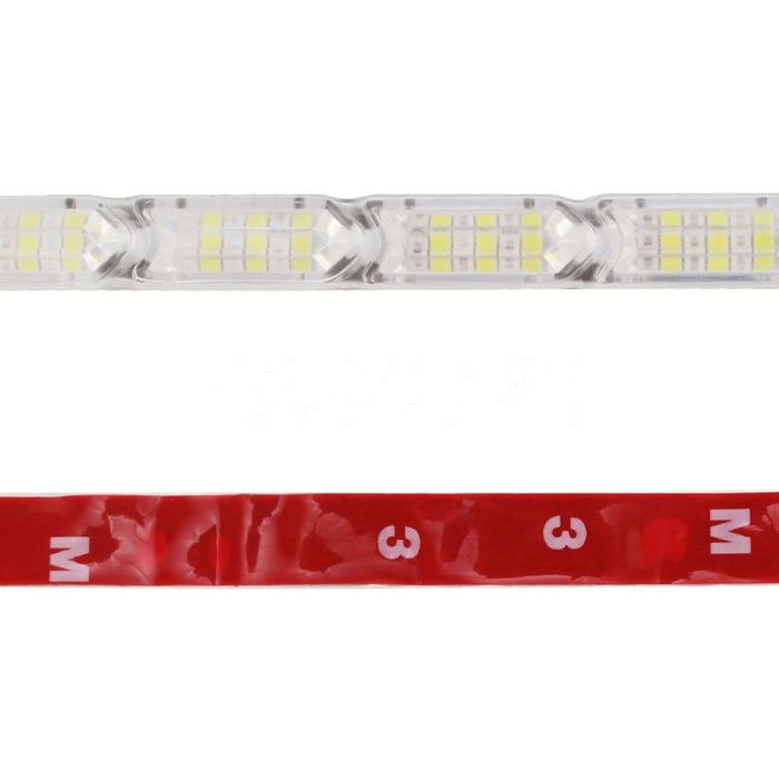 Дневни светлини с бягащ мигач.