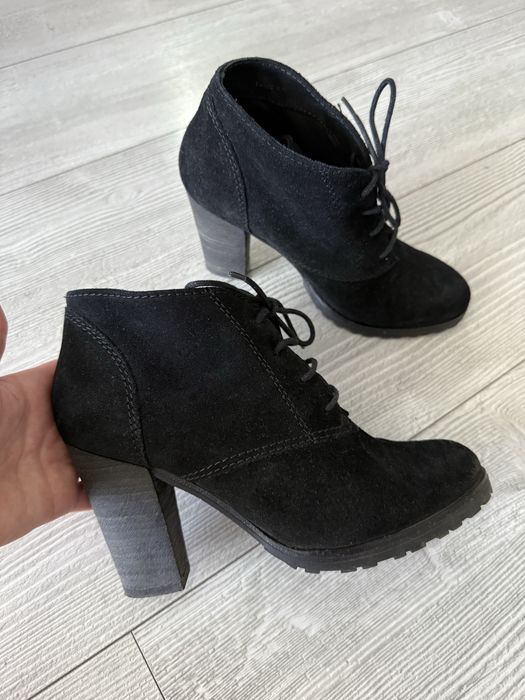 Botine piele intoarsa Mango