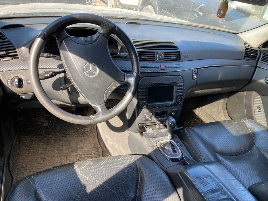 Продава се само на части Мерцедес S320 cdi W220