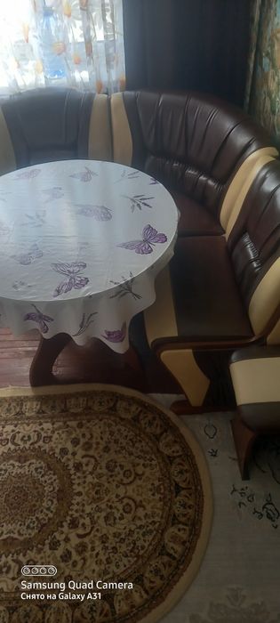 Продам кухонный уголок бу