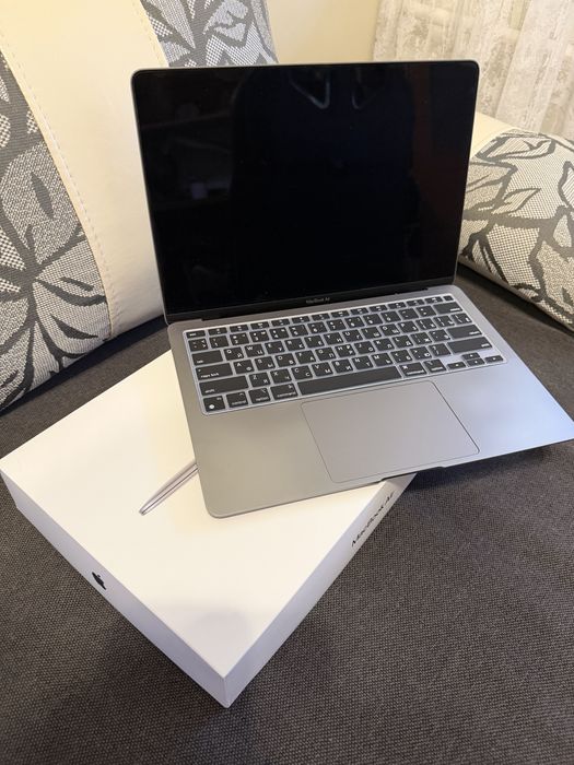 Apple MacBook Air 13 MGN63 M1