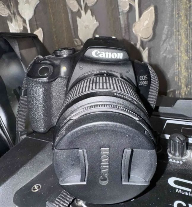 Камера canon 2000D