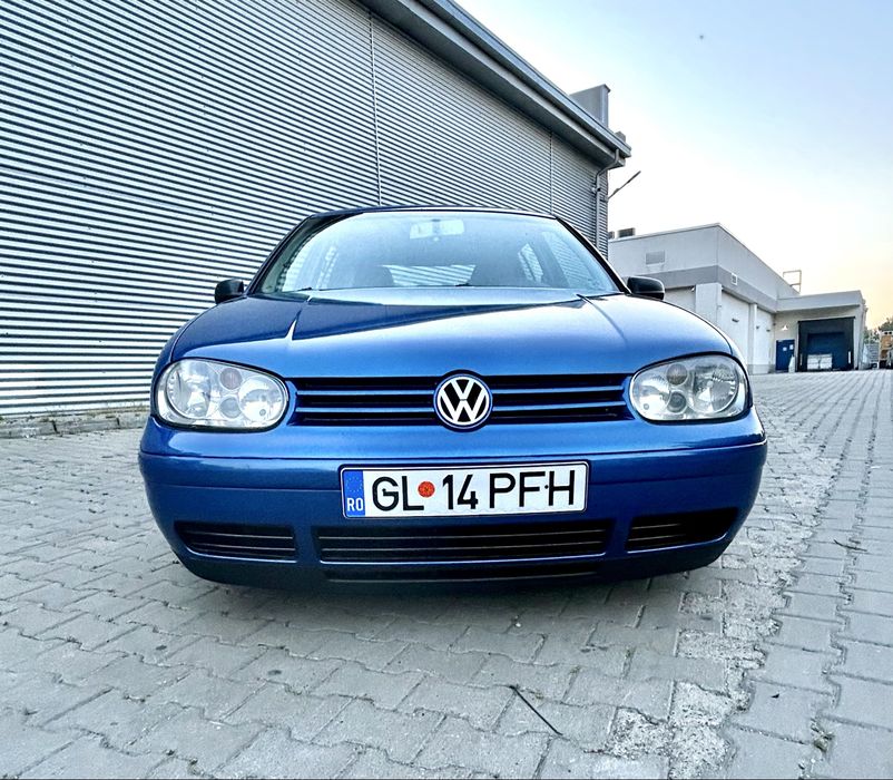 VOLKSWAGEN Golf 2004
