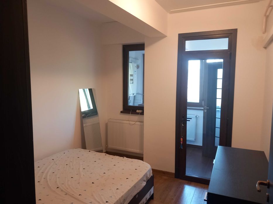 Închiriez apartament 3 camere