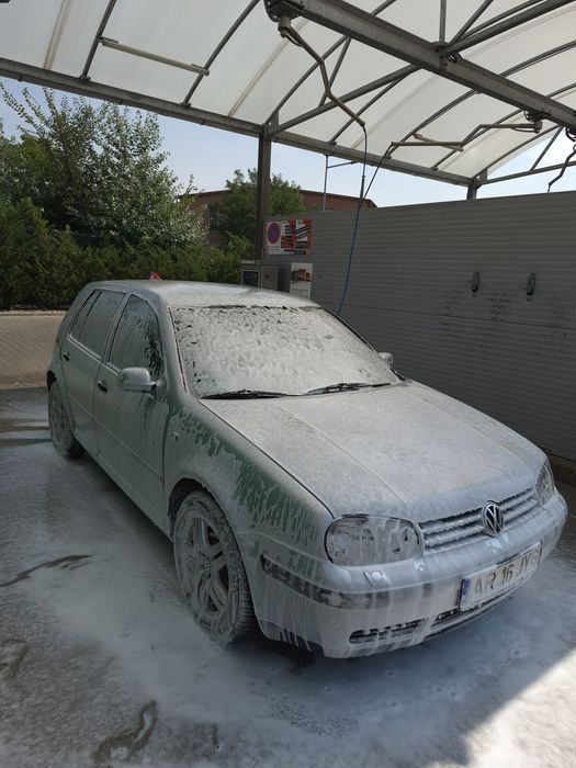 Vând Golf 4 1.6 16V
