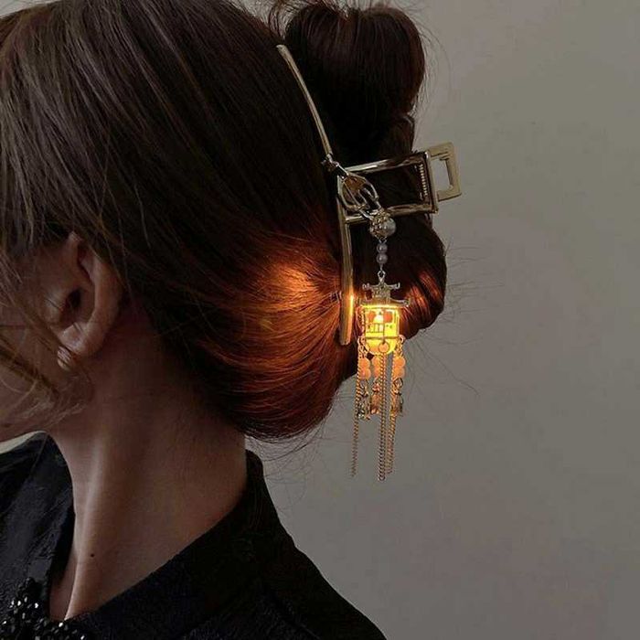 Светящаяся заколка