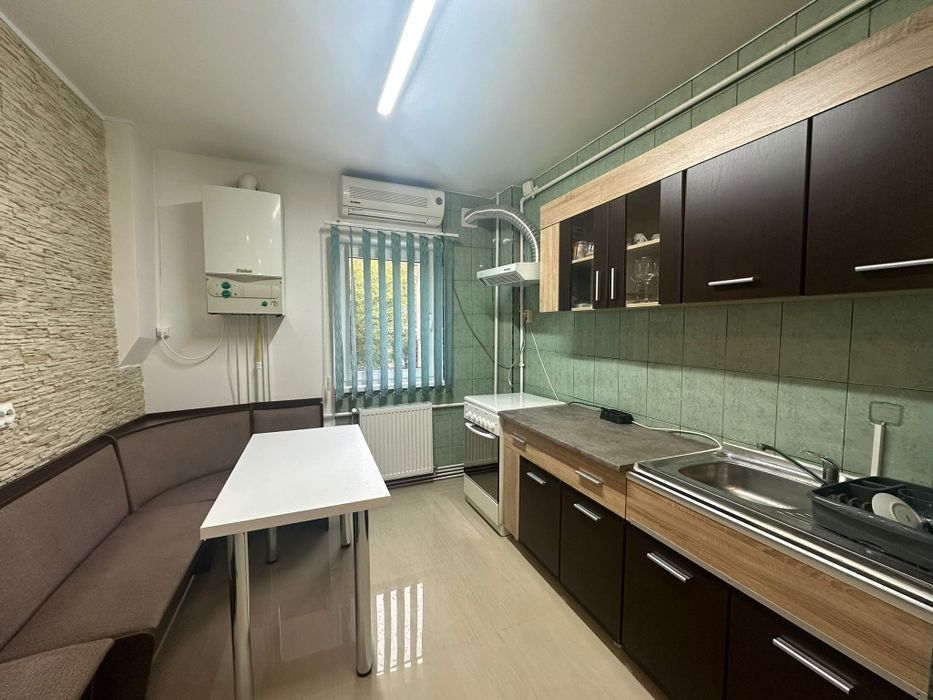 Inchiriez apartament 2 camere cochet și luminos, confort I