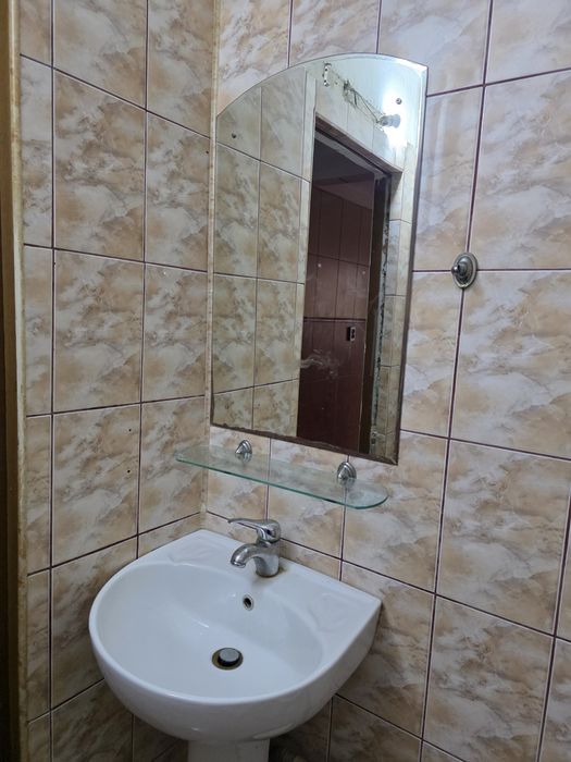 Închiriez garsoniera