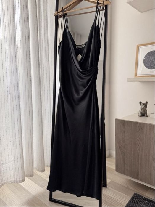 Rochie neagra midi de seara bretele subtiri marimea M Zara