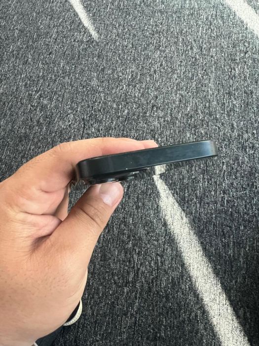 Продам Айфон 14