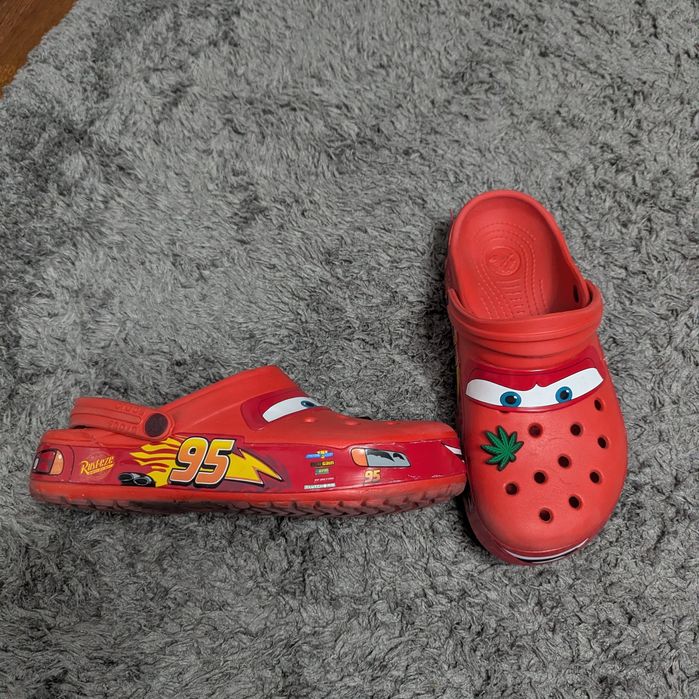 продам crocs mcqueen classic clog lightning