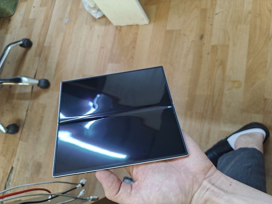 Продам дисплей на Samsung Fold 7