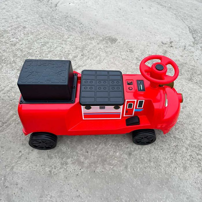 Trenulet electric pentru 2 copii CHUGGINGTON, 2x45W 12V, #RED