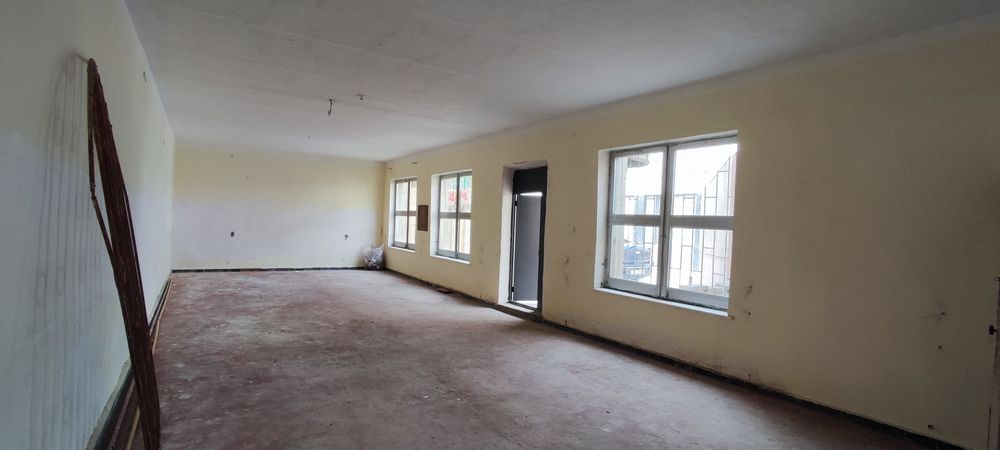 Карши шахрида. Ижарага 80 кв/м. Шахар марказида. Шахар хокимлиги енида