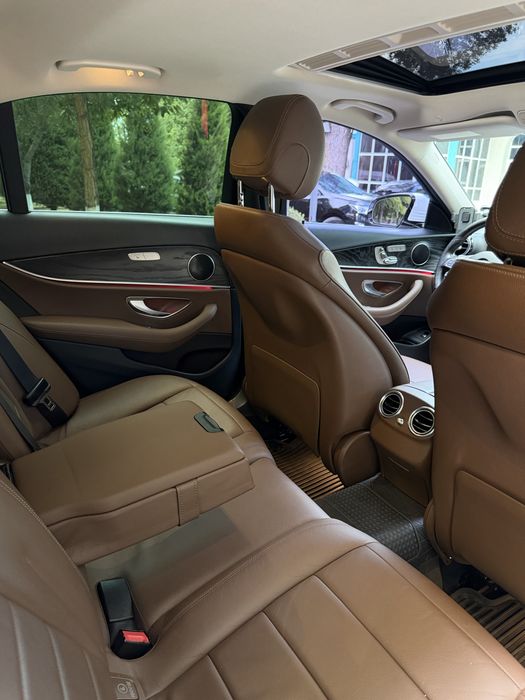 Mercedes Benz W213 E200