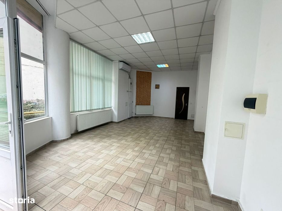 Spațiu ultracentral de închiriat - 33 mp, vitrina stradala