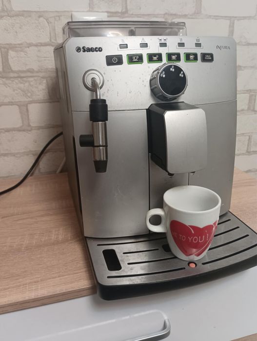 Кафе машина-Saeco Intuita HD 8750