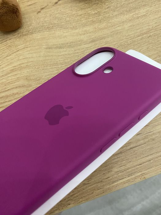 чисто нов калъф. Iphone 16
