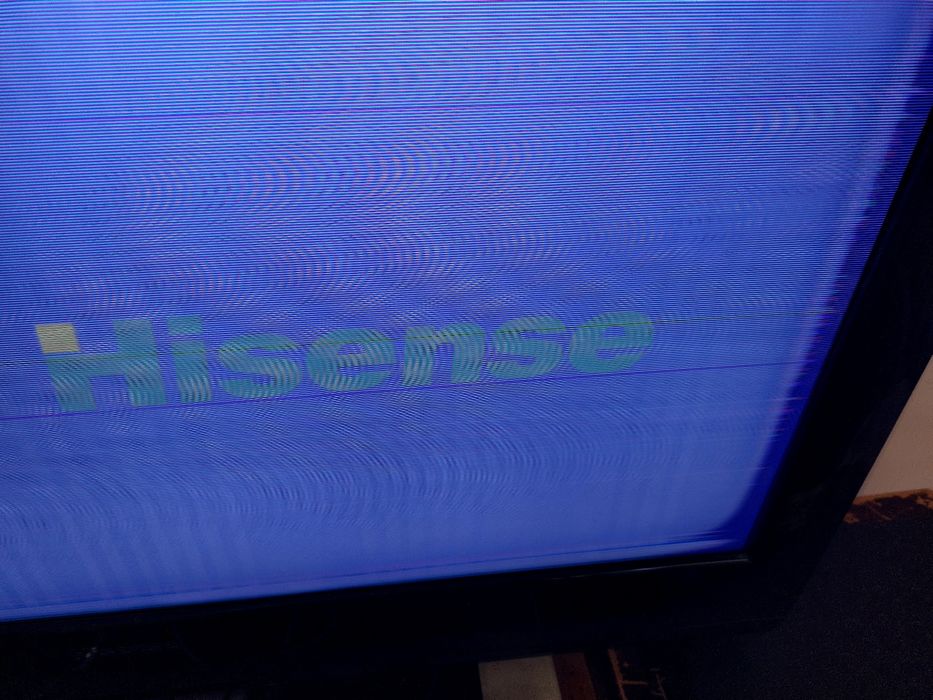 Не рабочий Hisense LCD32W57DVD