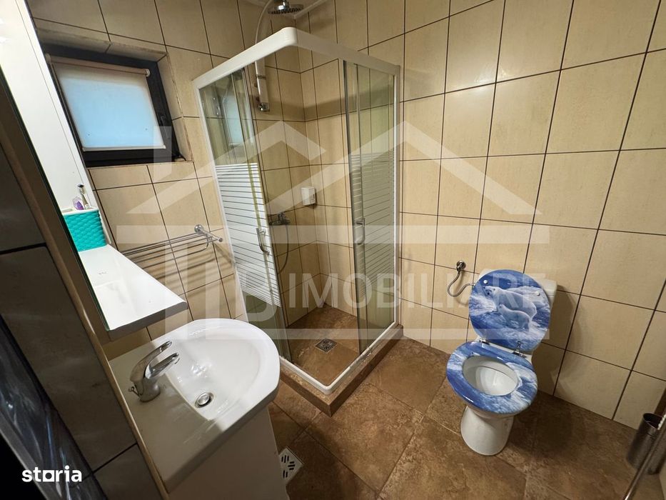 Casa cu 4 camere, 230mp, garaj, Zona Corunca