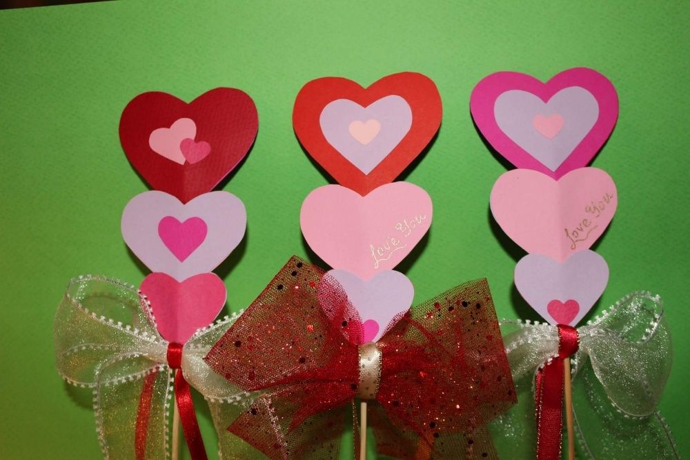 Ръчно изработени картички,покани и цветя.