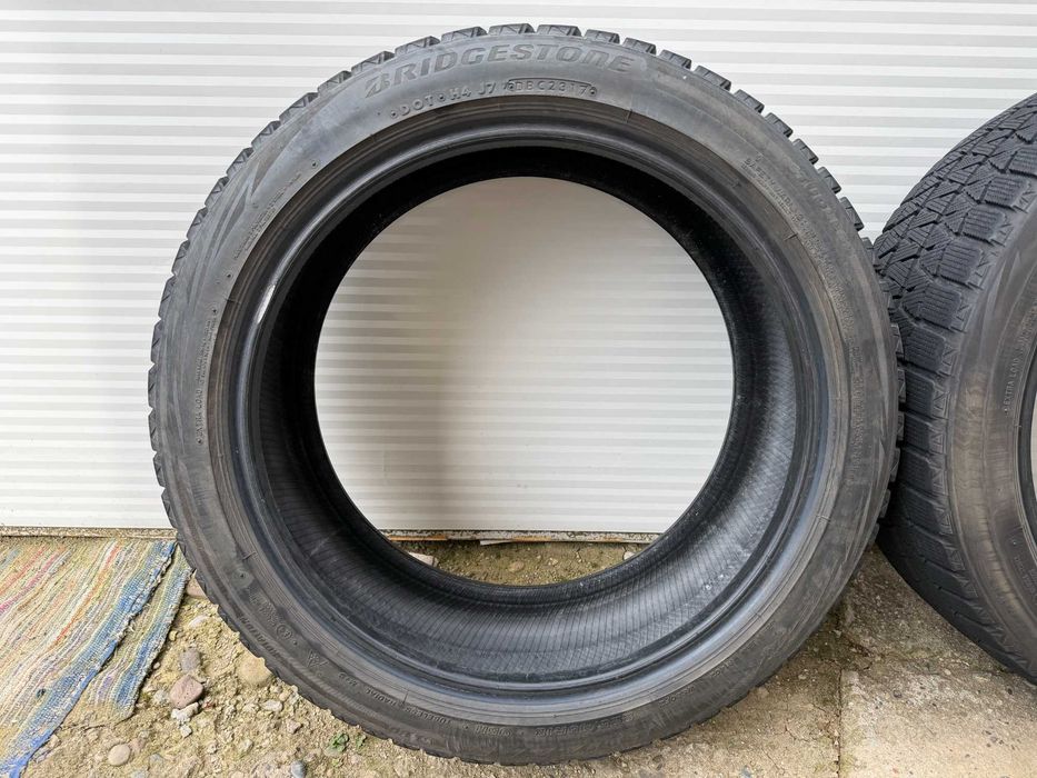 2 зимни гуми Bridgestone Blizzak WS80 225/45R18